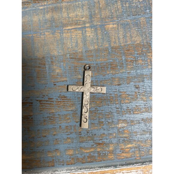 Antique Silver Ornate Cross Pendant Charm - Picture 1 of 3